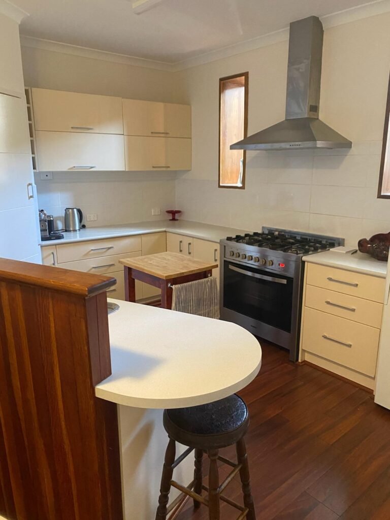 Coolbardie House, Jarrahdale Accommodation, Kitchen, Coolbardie House Facilities