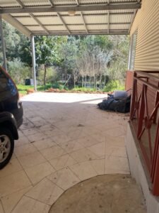 Coolbardie House, Jarrahdale Accommodation, Driveway